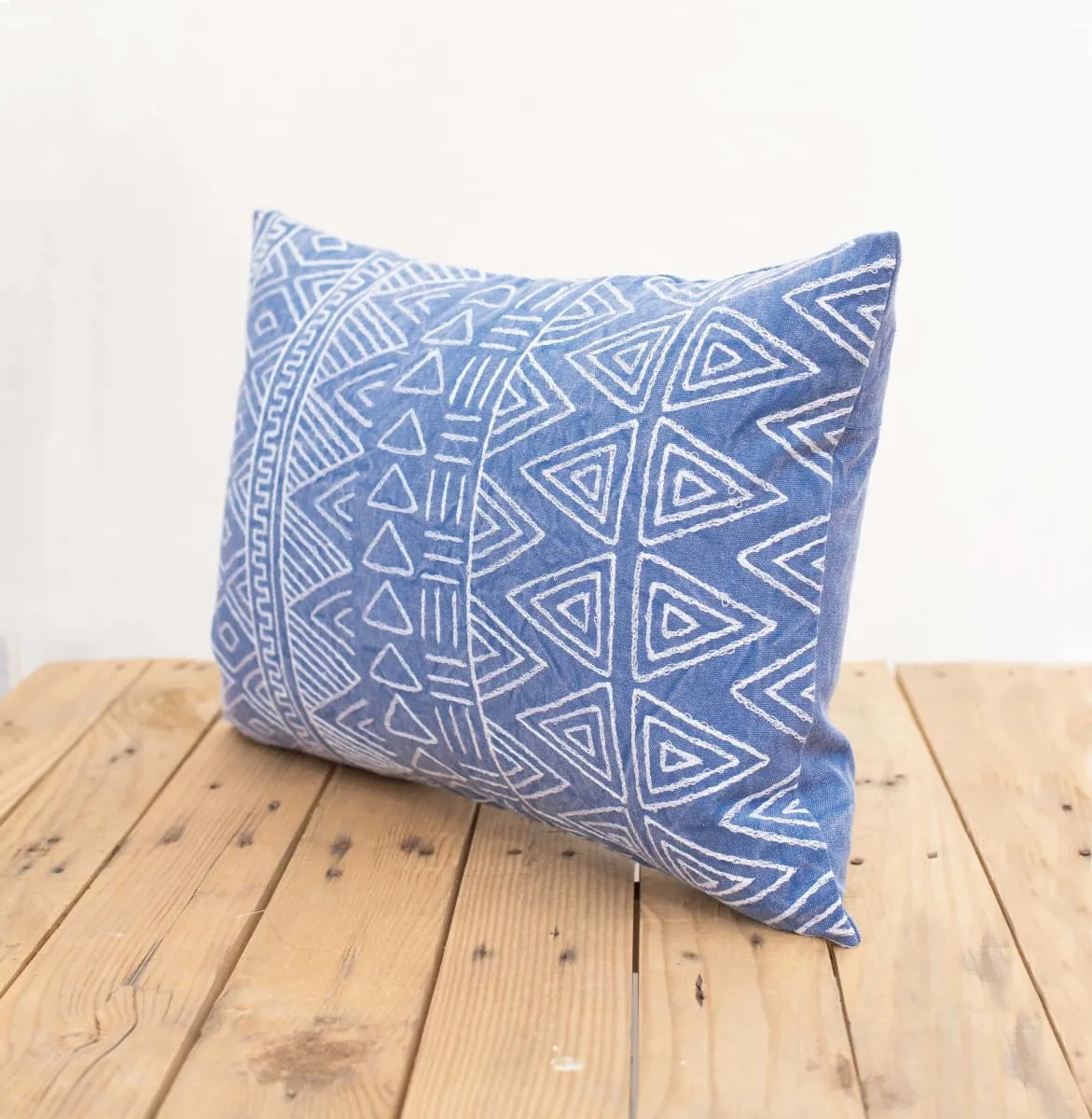 Aztec pattern pillow cover, blue colour, embroidery, geometrical, cotton pillow cover,14"X21"