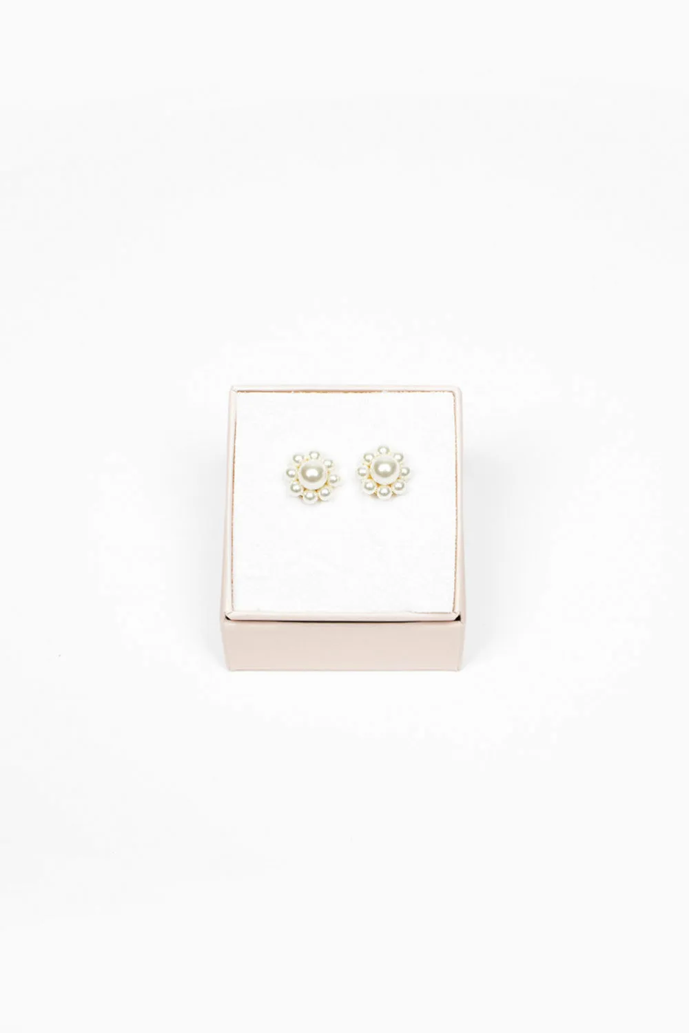 Daisy Pearl Earrings