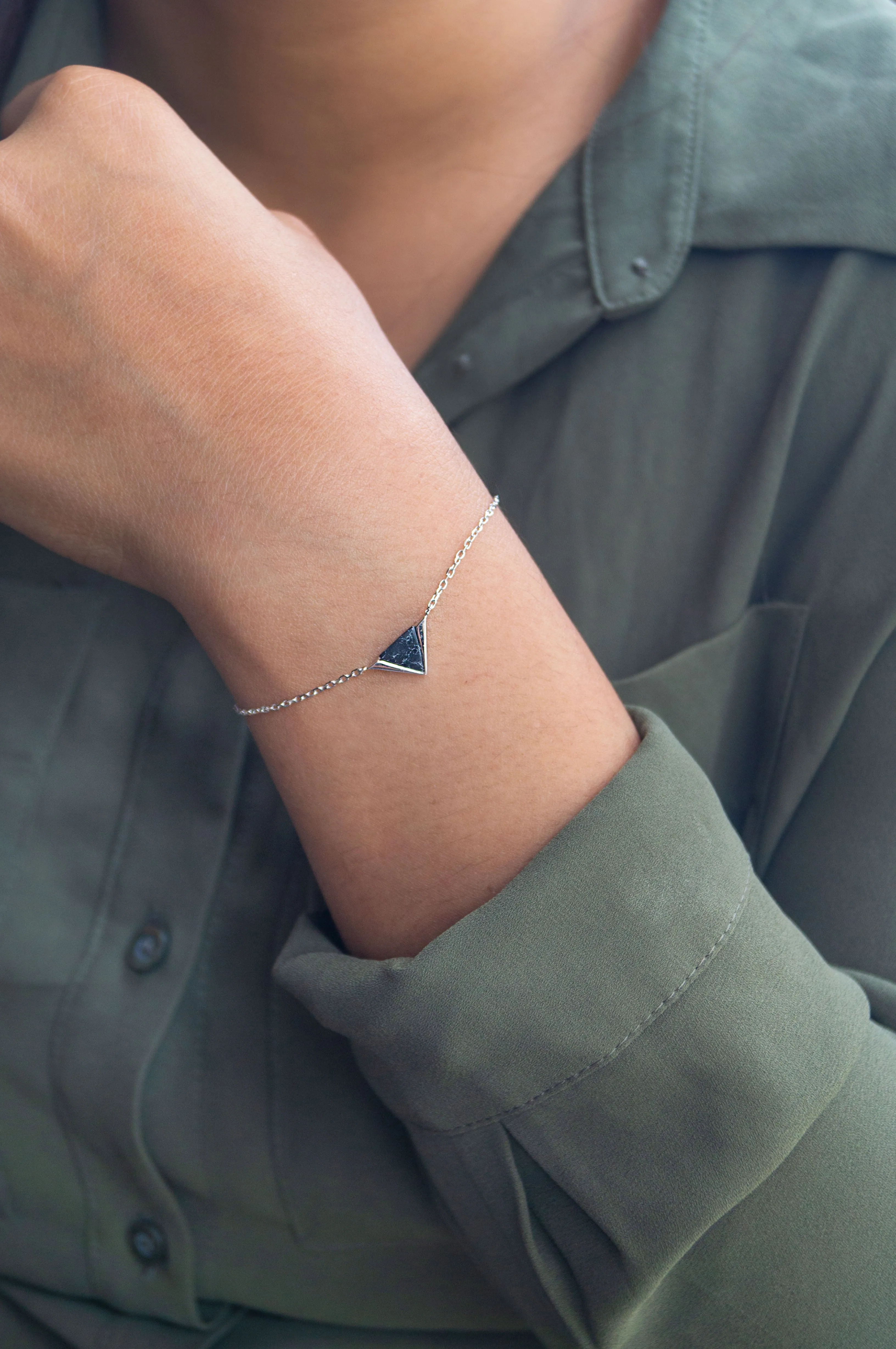 Exquisite Black Triangle Sterling Silver Chain Bracelet