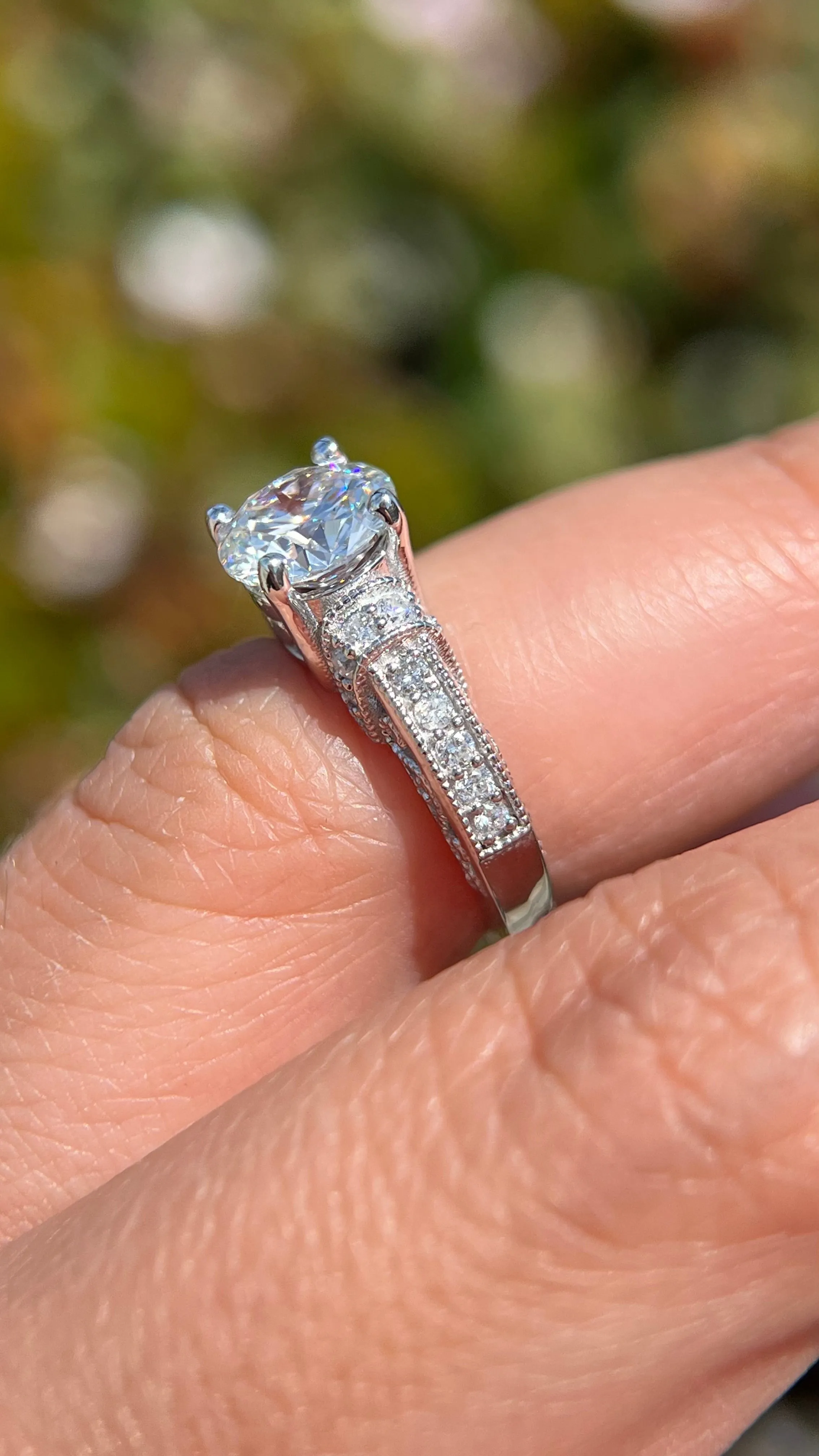 Kari 2.09ct E-VS1 Round Lab Diamond