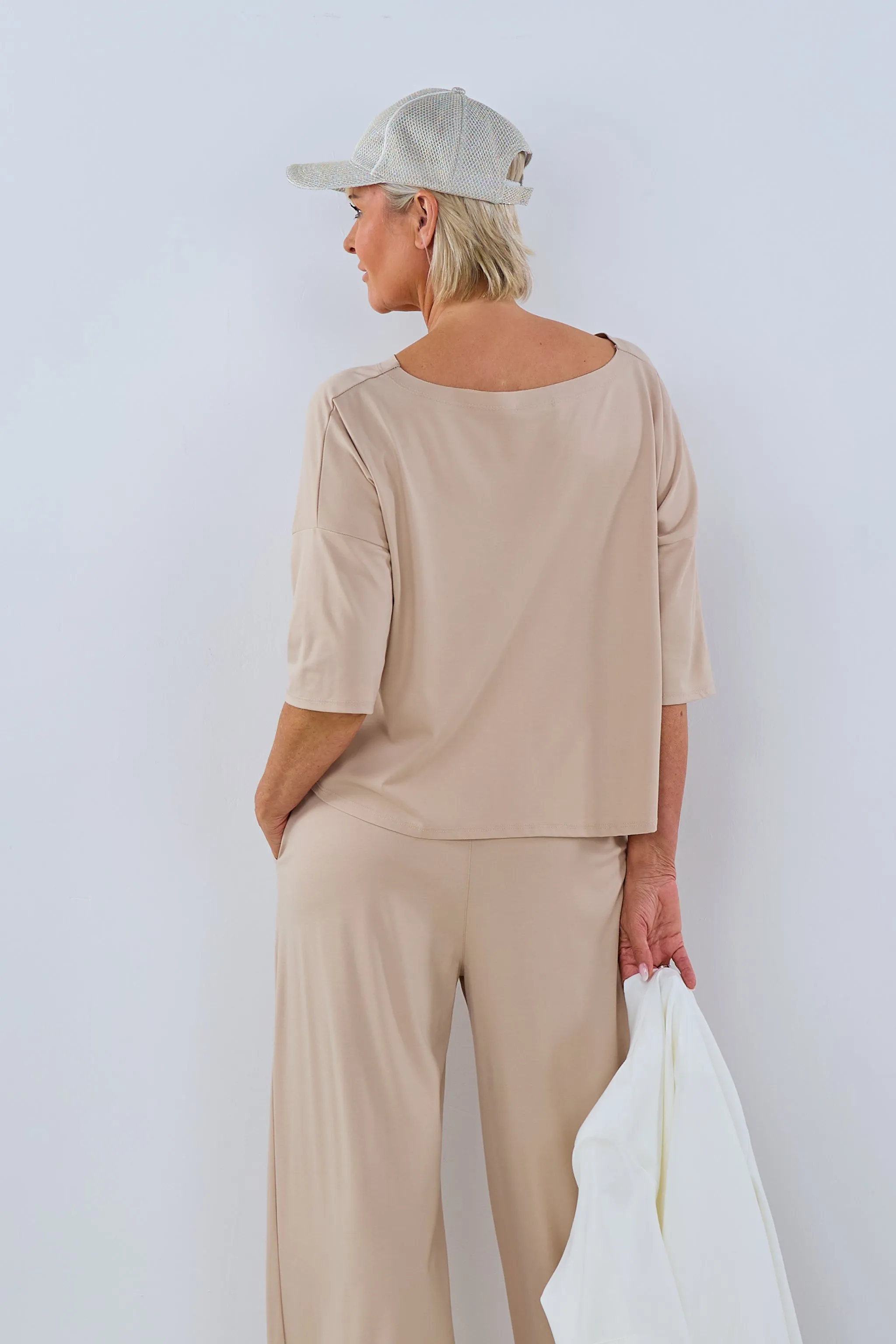 kurzes Shirt mit Rundhalsausschnitt, beige