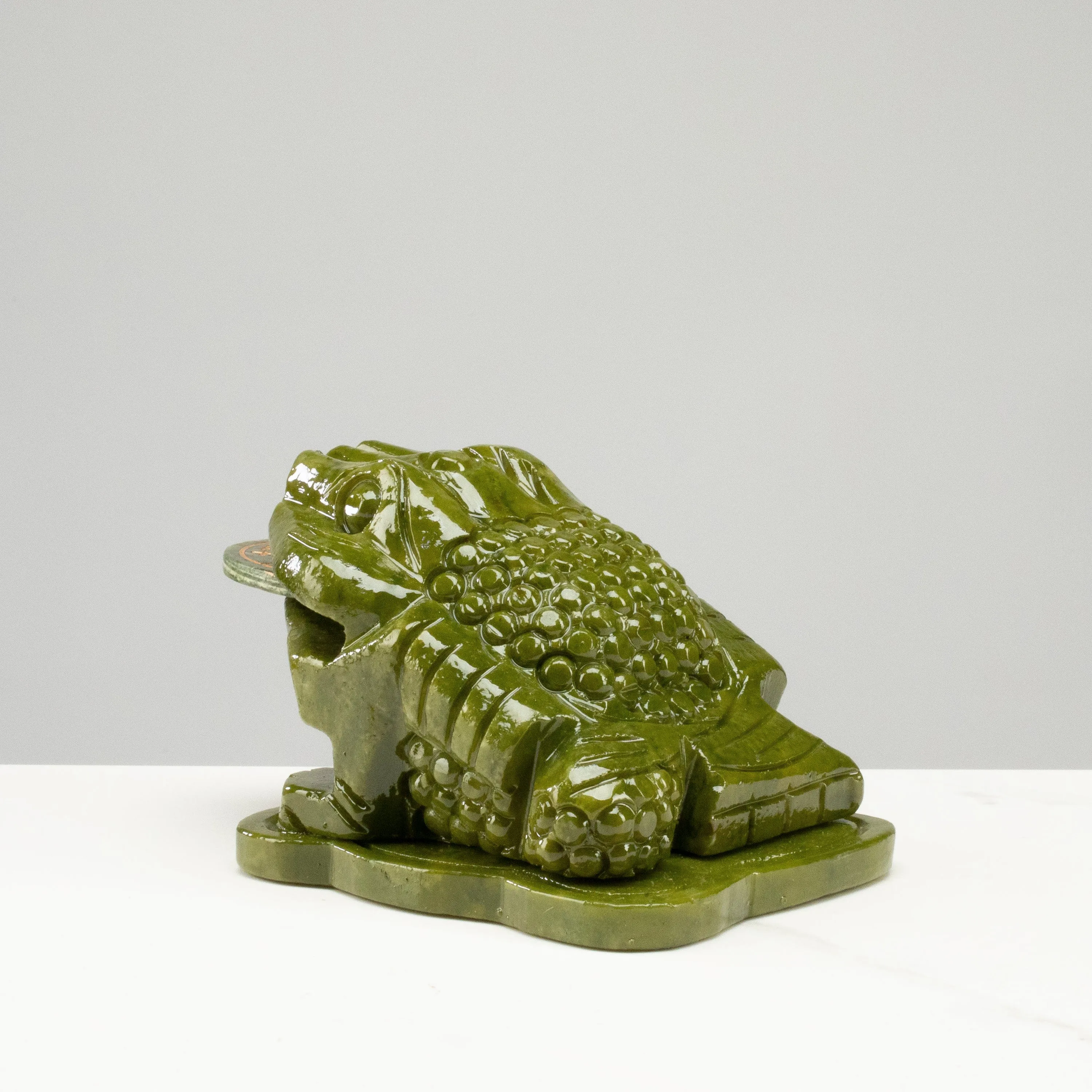 Lucky Toad Jade Crystal Carving - A Symbol of Financial Prosperity and Good Fortune