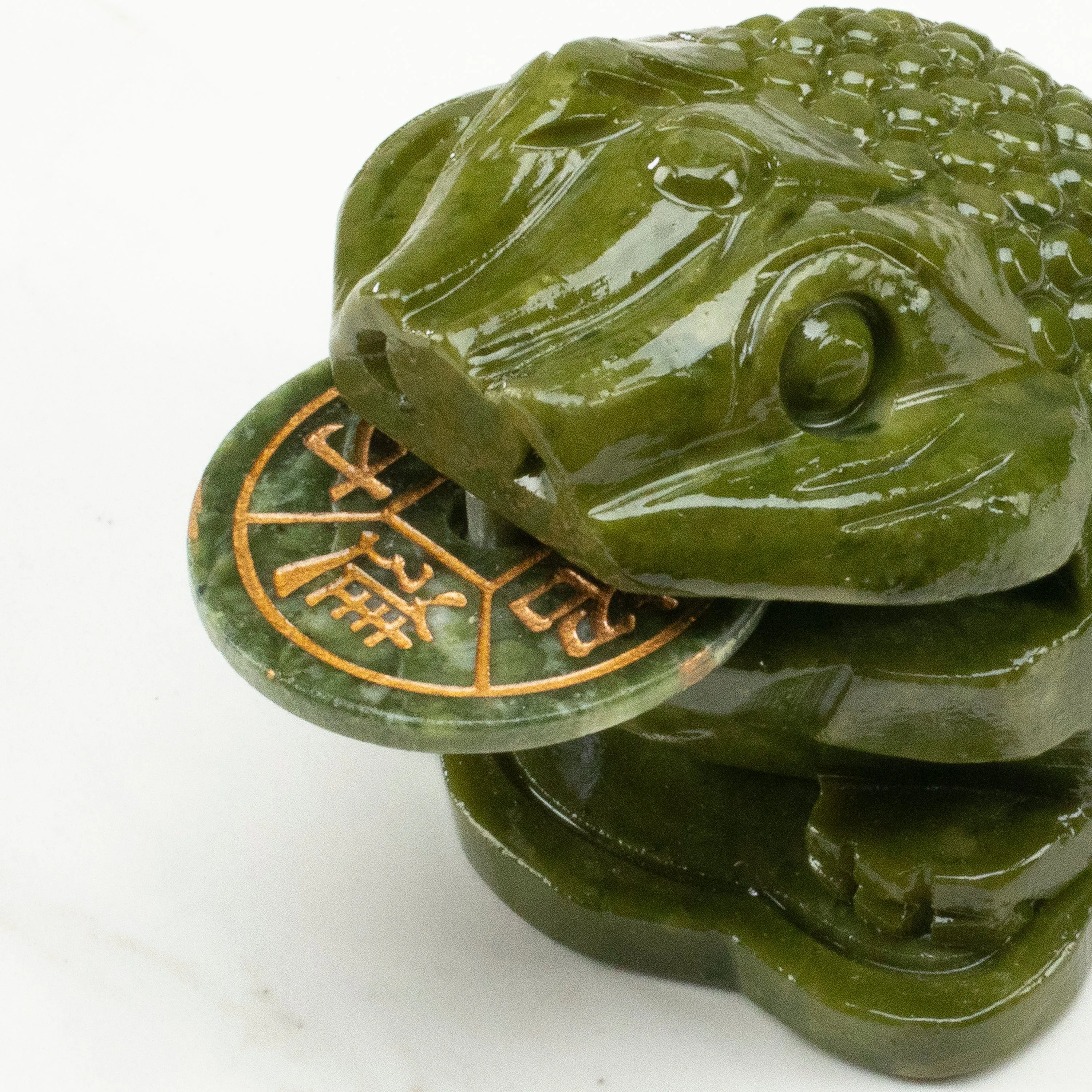 Lucky Toad Jade Crystal Carving - A Symbol of Financial Prosperity and Good Fortune