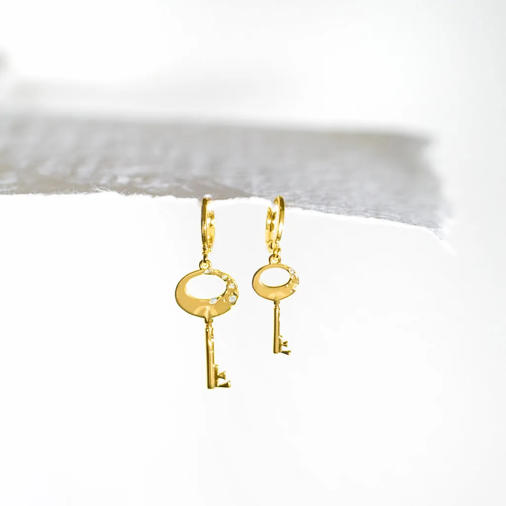 Mismatched Key of F Earrings - Gold