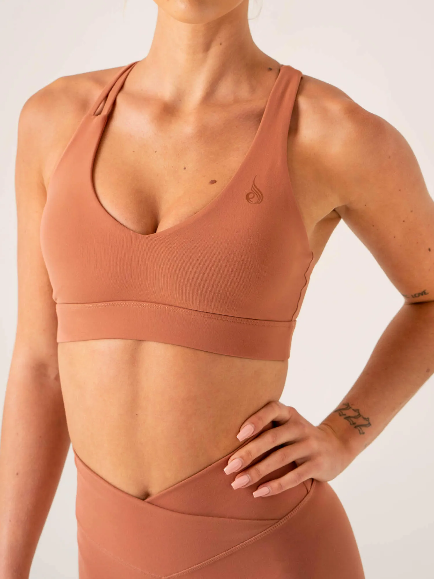 Momentum V-Neck Sports Bra - Clay