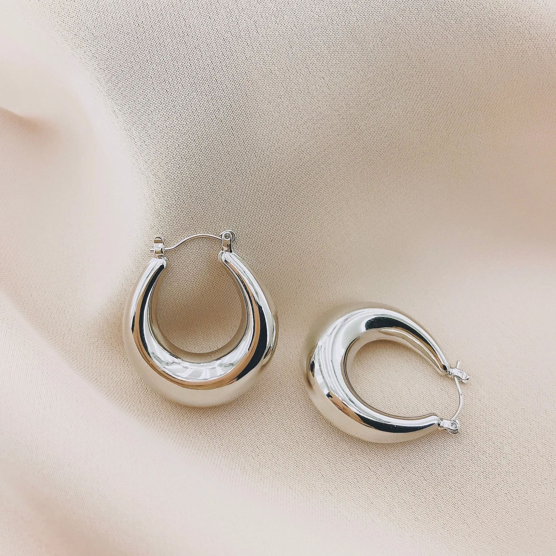 Women's Fashion Hollow Hoop Earring